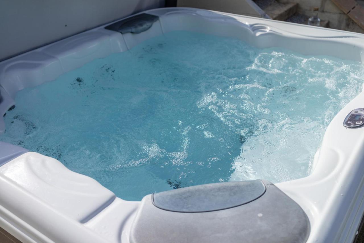 Fistral Hot Tub House For 8 On Retallack Resort New Quay Esterno foto